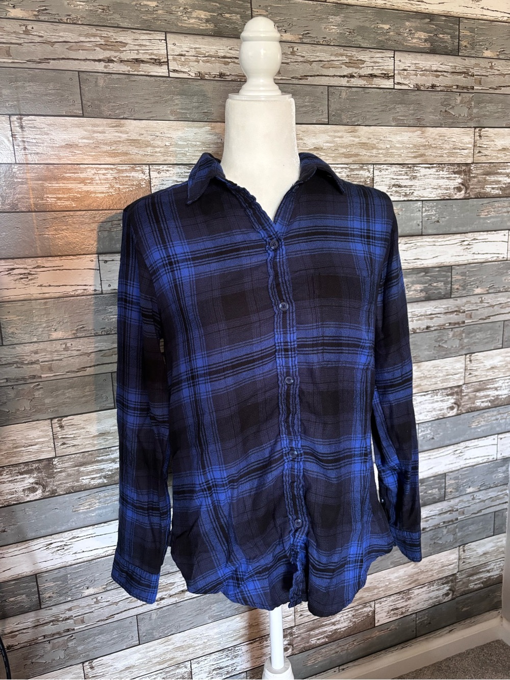 American Eagle Ahh-Mazingly Soft Blue Plaid Shirt Boyfriend Fit Women’s Size S